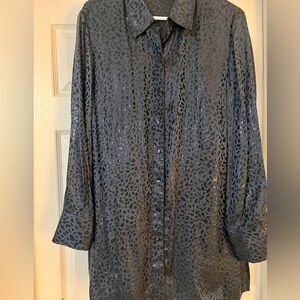 Chico button up blue leopard print blouse size medium